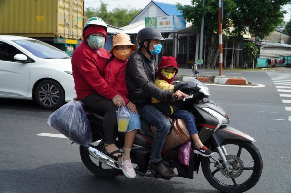Người xa xứ trên đường về quê ăn tết: Quà chất đầy xe, nôn nao sum họp