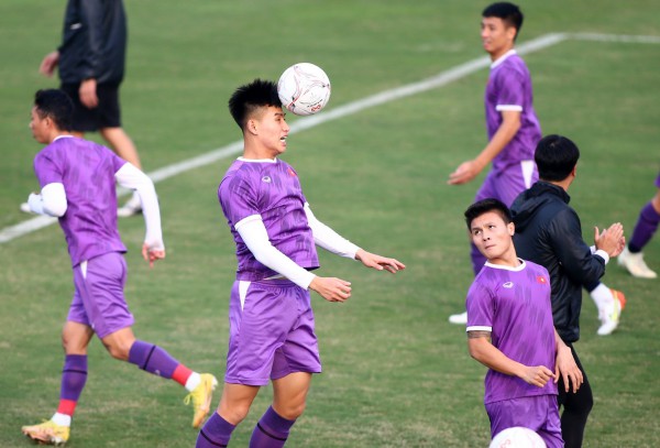 Nóng: Quế Ngọc Hải tập riêng trước trận gặp Myanmar vòng bảng AFF Cup 2022