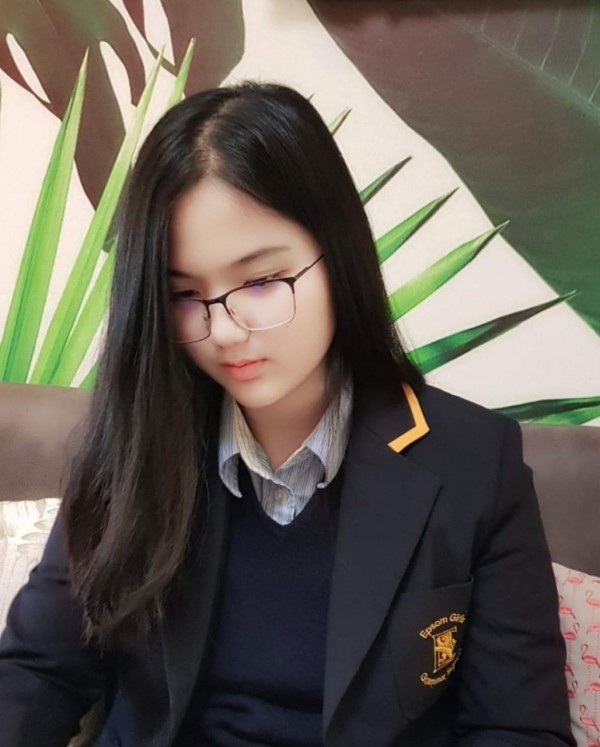 Nữ sinh 16 tuổi người Việt giành học bổng hơn 7 tỉ đồng vào ĐH Harvard Nữ sinh 16 tuổi người Việt giành học bổng hơn 7 tỉ đồng vào ĐH Harvard