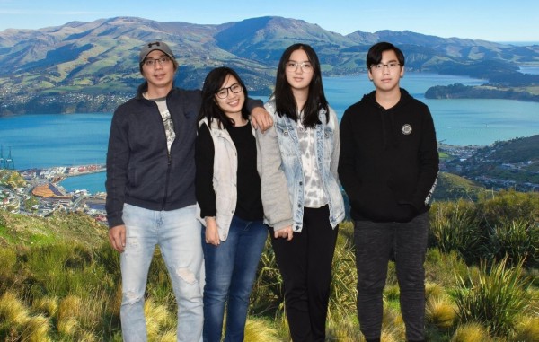 Nữ sinh 16 tuổi người Việt giành học bổng hơn 7 tỉ đồng vào ĐH Harvard Nữ sinh 16 tuổi người Việt giành học bổng hơn 7 tỉ đồng vào ĐH Harvard