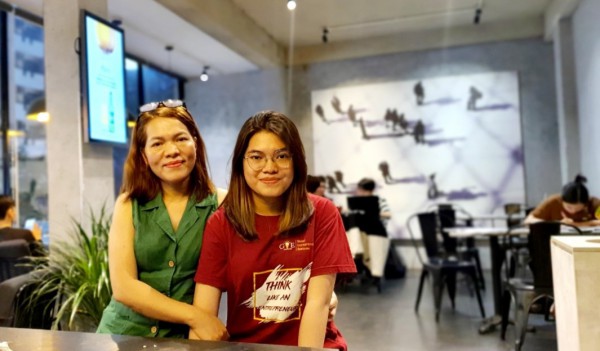 Nữ sinh TP.HCM trúng tuyển 7 ĐH Mỹ: Bài luận về gia đình 5 chị em