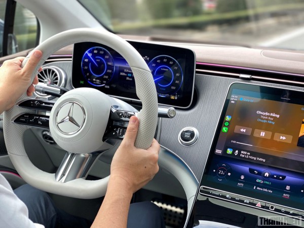 Ô tô điện Mercedes EQS thực tế lăn bánh bao xa, có đúng 850 km như 