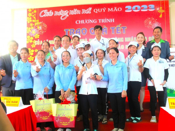 Phó thủ tướng Trần Lưu Quang thăm, chúc tết người dân Ninh Thuận