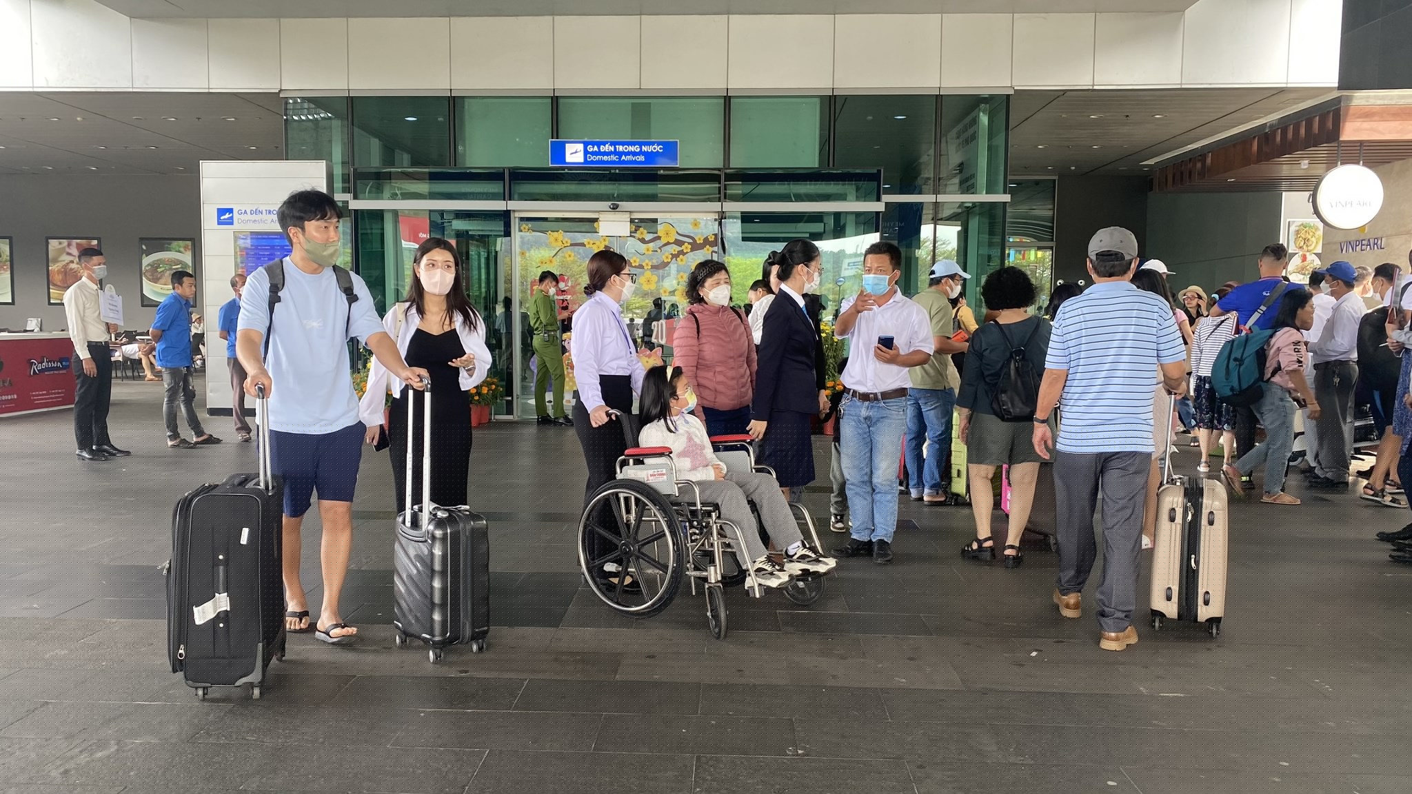 Phú Quốc 29 tháng chạp: Bến tàu, sân bay thưa thớt