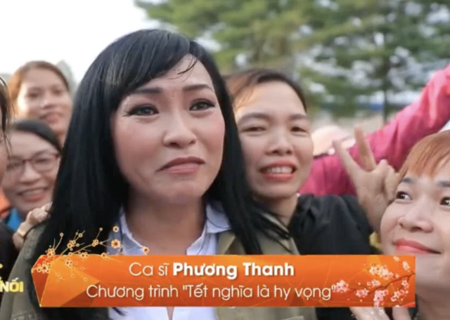 Phương Thanh ngồi xe kéo, hát cho hàng trăm công nhân trong chương trình Giao thừa trên VTV - Ảnh 2.