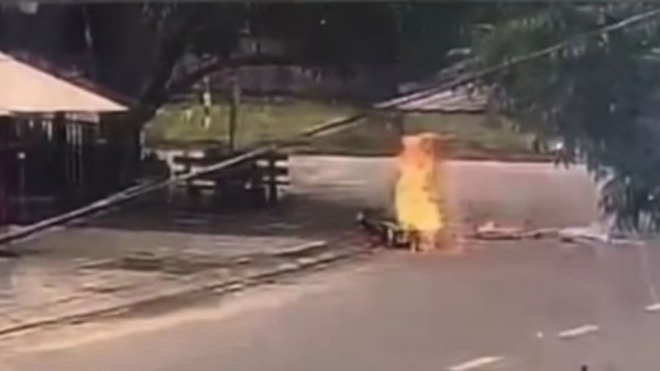 Quảng Nam: Công an điều tra vụ một phụ nữ bị tưới xăng đốt giữa đường