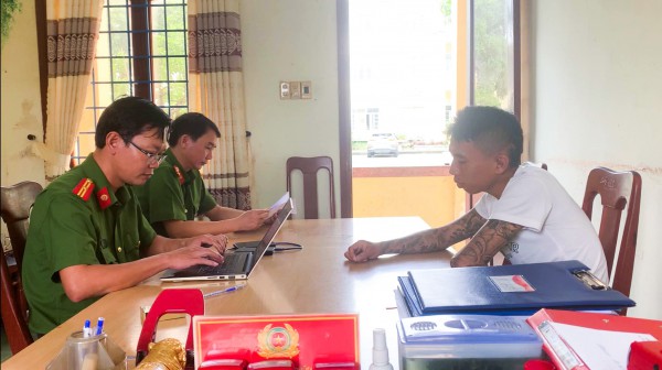 Quảng Ngãi: Tạm giữ hình sự, khám xét nhà kẻ nổ súng tại quán nhậu