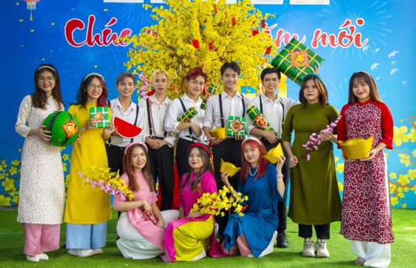 Sinh viên thích thú Sinh viên thích thú