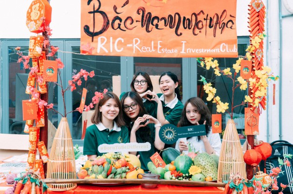 Sinh viên thích thú Sinh viên thích thú