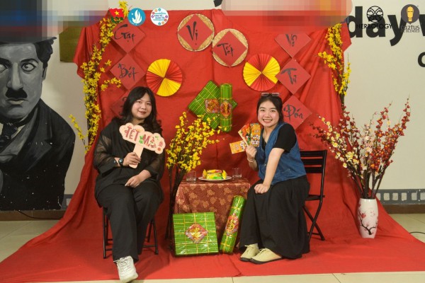 Sinh viên thích thú Sinh viên thích thú