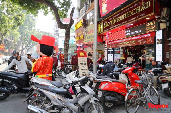 Sôi động thị trường vàng trước ngày vía Thần Tài Sôi động thị trường vàng trước ngày vía Thần Tài