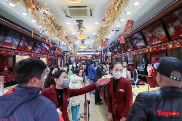 Sôi động thị trường vàng trước ngày vía Thần Tài Sôi động thị trường vàng trước ngày vía Thần Tài