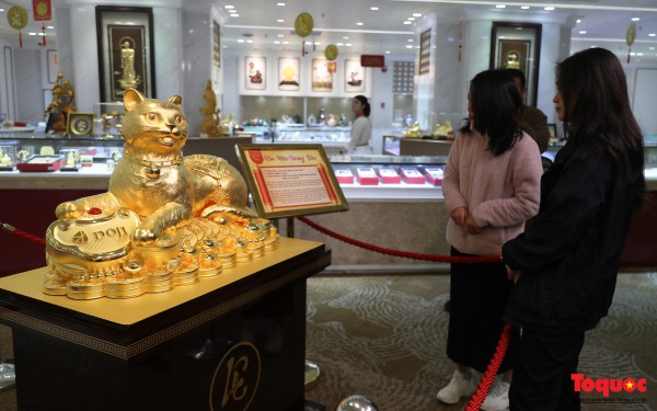 Sôi động thị trường vàng trước ngày vía Thần Tài Sôi động thị trường vàng trước ngày vía Thần Tài