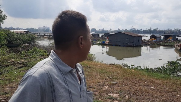 Sụp đất dưới đáy sông Cổ Chiên, hơn 2 tấn cá cận ngày thu hoạch mất trắng
