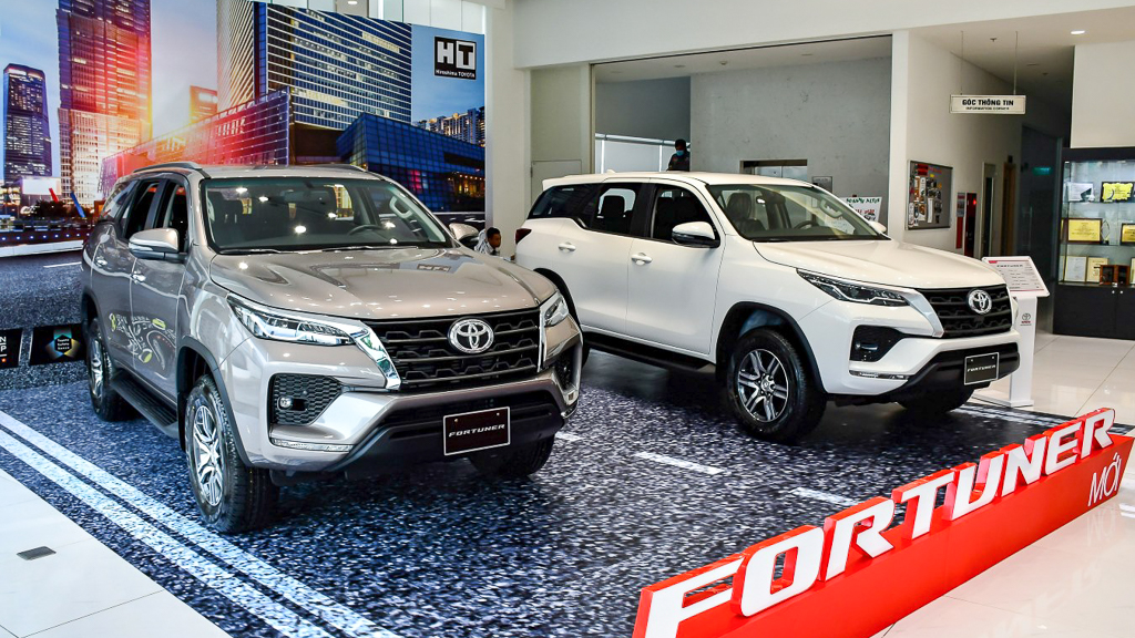 SUV 7 chỗ năm 2022: ‘Nghẹt thở’ cuộc đua doanh số giữa Ford Everest và Toyota Fortuner