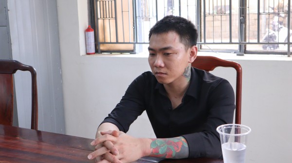 Tạm giữ hình sự nghi phạm từ Đồng Nai về Bình Phước thuê nhà trọ bán ma túy Tạm giữ hình sự nghi phạm từ Đồng Nai về Bình Phước thuê nhà trọ bán ma túy