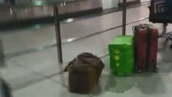 Tạm ngưng phân công nhân viên hải quan Tân Sơn Nhất bị tố ‘vòi tiền’