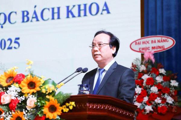 Tân Hiệu trưởng Trường ĐH Bách khoa-ĐH Đà Nẵng 41 tuổi