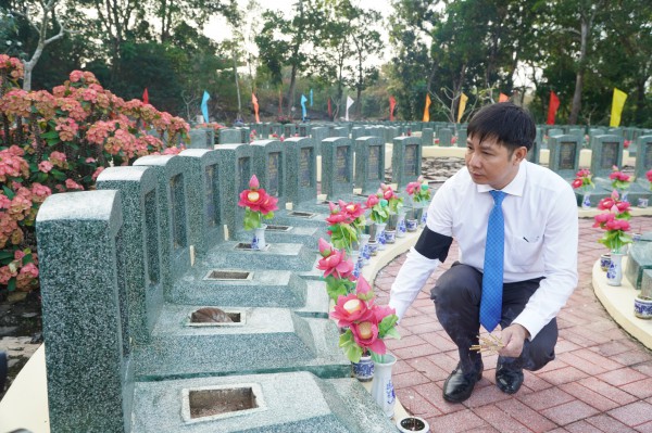 Tây Ninh: An táng, truy điệu 56 hài cốt liệt sĩ quy tập từ chiến trường Campuchia