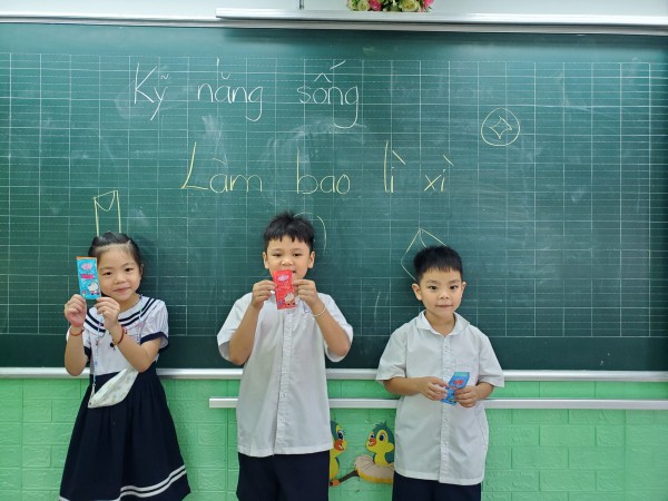 Tết Nguyên đán dạy con trẻ điều gì?