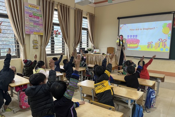 Thiếu trầm trọng giáo viên tiếng Anh: Mô hình ‘ứng cứu’ từ xa cho Mù Cang Chải
