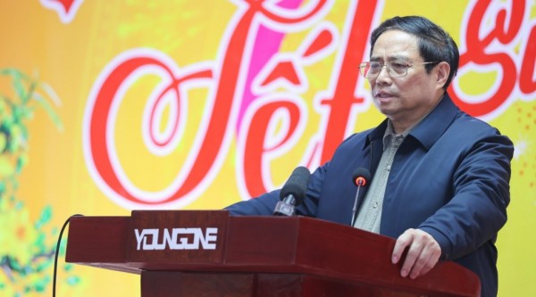 Thủ tướng Chính phủ Phạm Minh Chính thăm và trao quà tết tại Nam Định