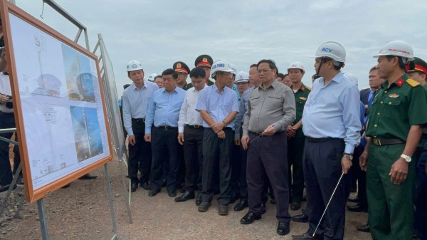 Thủ tướng Phạm Minh Chính kiểm tra tiến độ sân bay Long Thành, thăm người dân khu tái định cư