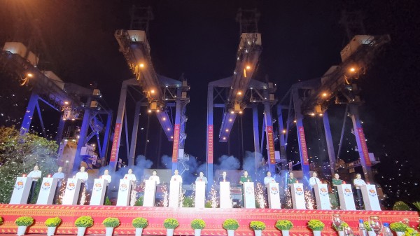 Thủ tướng phát lệnh xuất khẩu những container hàng đầu xuân Quý Mão