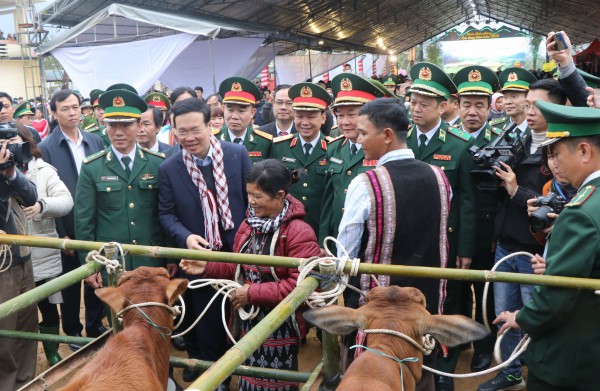 Thường trực Ban Bí thư Võ Văn Thưởng dự chương trình 