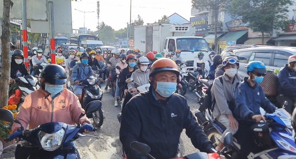 Tiền Giang: Kẹt xe trên QL60 