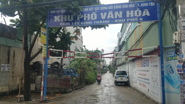 TP.HCM: Bé gái 3 tuổi khóc thét vì bị cướp giật điện thoại