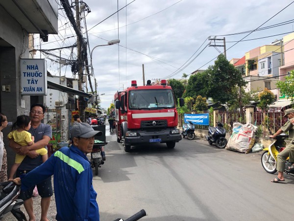 TP.HCM: Cháy nhà ở Q.Phú Nhuận, một phụ nữ thoát chết TP.HCM: Cháy nhà ở Q.Phú Nhuận, một phụ nữ thoát chết