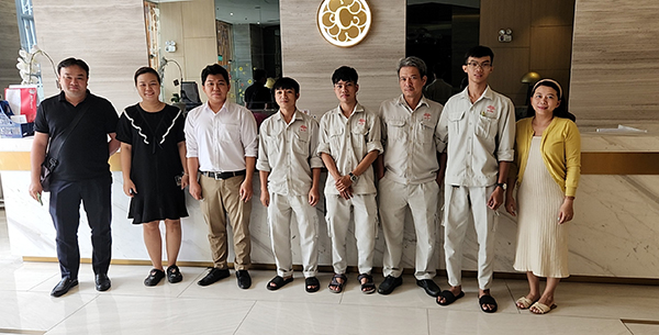 trao-qua-don-tet-nguyen-dan-quy-mao-2023-cho-cb-cnv-ha-do-centrosa