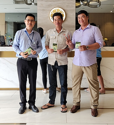 trao-qua-don-tet-nguyen-dan-quy-mao-2023-cho-cb-cnv-ha-do-centrosa