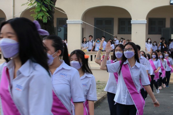 Trường chuyên đào tạo nhân tài, không phải 