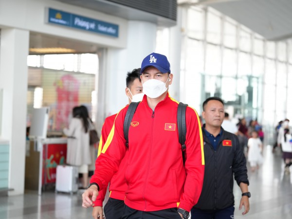 Tuyển Việt Nam được truyền nước trước khi sang Thái Lan đấu chung kết AFF Cup 2022