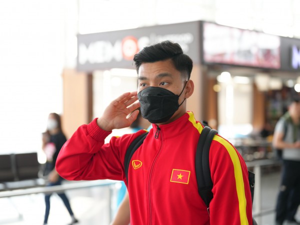 Tuyển Việt Nam được truyền nước trước khi sang Thái Lan đấu chung kết AFF Cup 2022