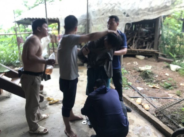 Vật lộn với tội phạm dưới lòng sông Đà để ngăn những ‘cái chết trắng’