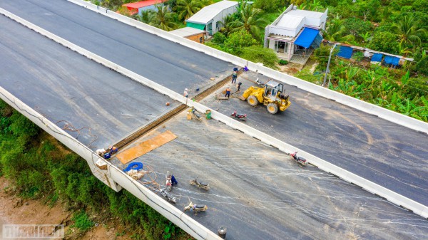 Vẻ kỳ vĩ của đại công trình cầu Mỹ Thuận 2 trên sông Tiền ngày giáp tết