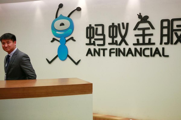 Vì sao Jack Ma từ bỏ quyền kiểm soát Ant Group? Vì sao Jack Ma từ bỏ quyền kiểm soát Ant Group?