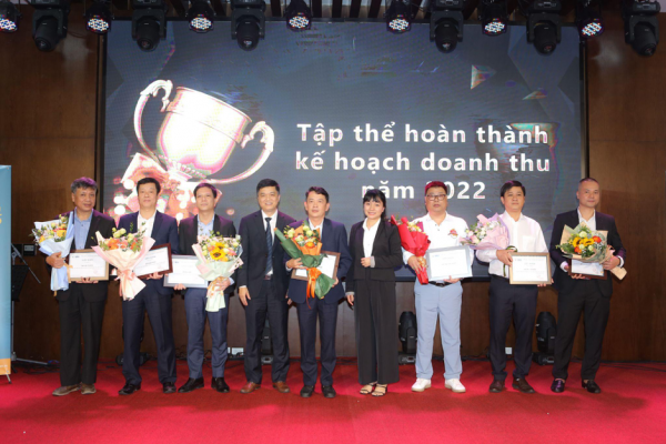 VNI giữ vững vị thế Top 10 doanh nghiệp bảo hiểm VNI giữ vững vị thế Top 10 doanh nghiệp bảo hiểm