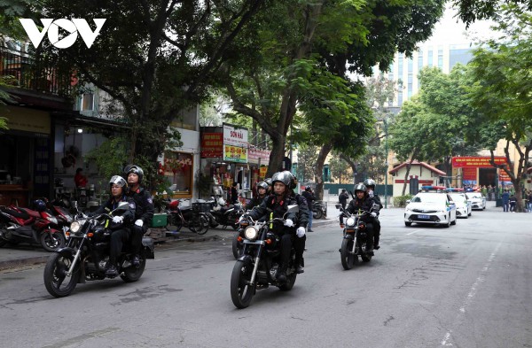 Xe bọc thép diễu hành trong lễ xuất quân dịp Tết của Công an Hà Nội