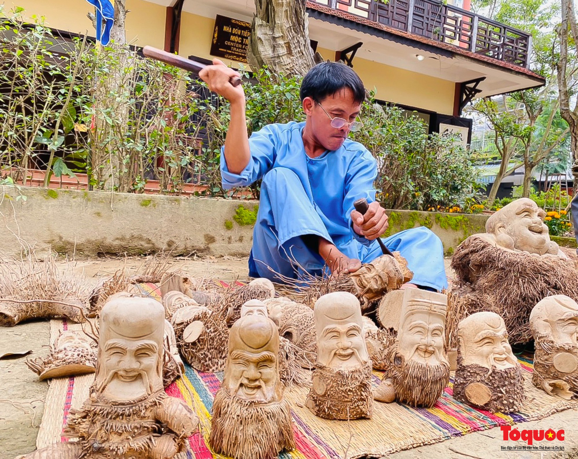 Du khách thích thú tham gia ngày hội làng nghề truyền thống Kim Bồng - Ảnh 13. Du khách thích thú tham gia ngày hội làng nghề truyền thống Kim Bồng - Ảnh 13.