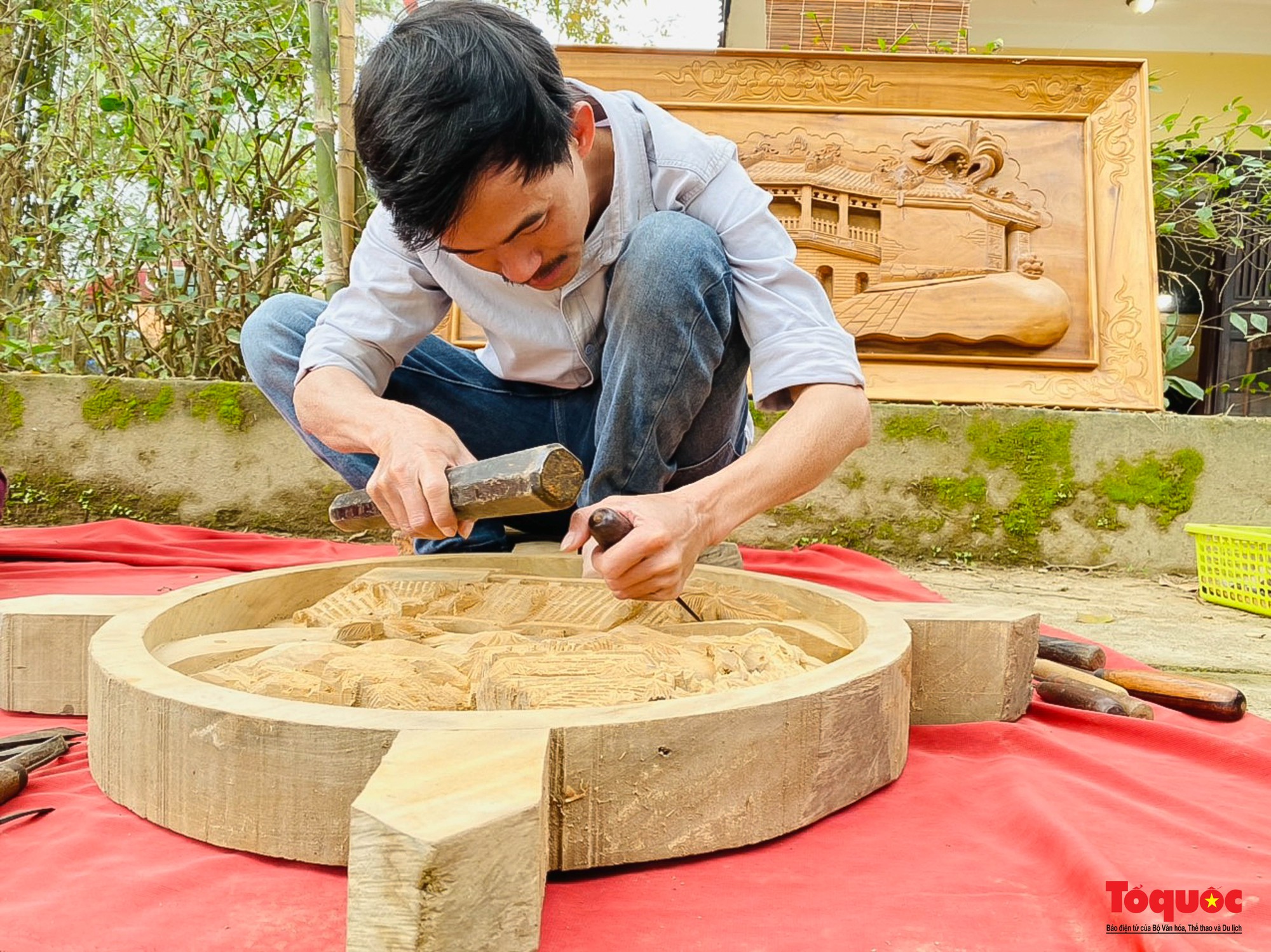 Du khách thích thú tham gia ngày hội làng nghề truyền thống Kim Bồng - Ảnh 12. Du khách thích thú tham gia ngày hội làng nghề truyền thống Kim Bồng - Ảnh 12.
