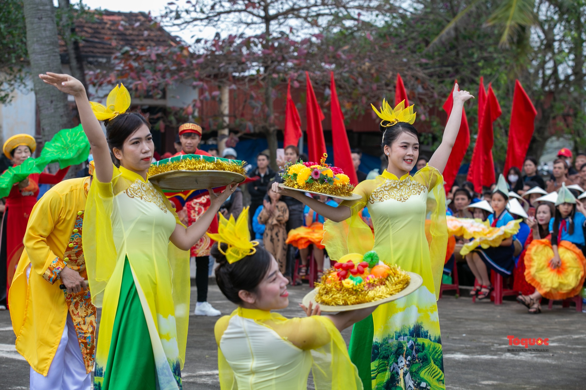 Ngày xuân thăm làng biển với lễ Cầu ngư đặc biệt đầu năm - Ảnh 11.