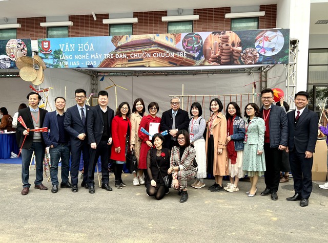 22 đơn vị thành viên, trực thuộc ĐHQGHN tới làm việc tại Hòa Lạc - Ảnh 2. 22 đơn vị thành viên, trực thuộc ĐHQGHN tới làm việc tại Hòa Lạc - Ảnh 2.