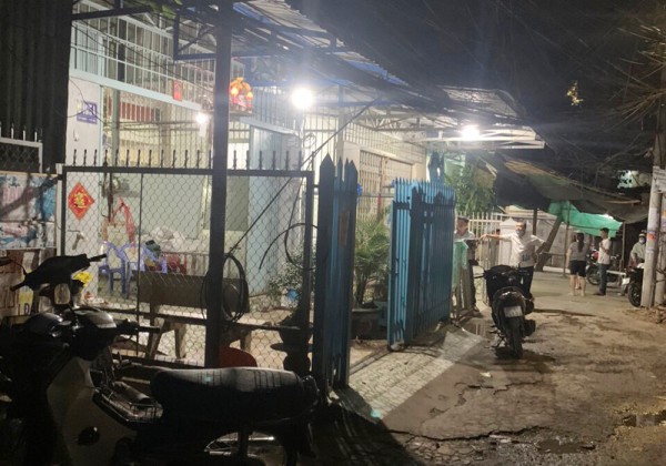 An Giang: Tạm giữ nghi phạm bênh vực mẹ, châm lửa đốt người