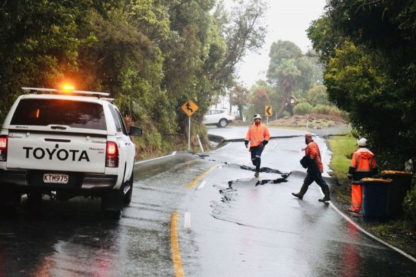 Bão lớn khiến New Zealand ban bố tình trạng khẩn cấp quốc gia