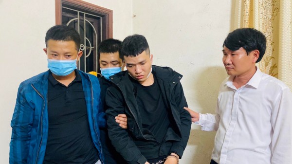 Bắt 2 đối tượng tàng trữ gần 13.000 viên ma túy tổng hợp