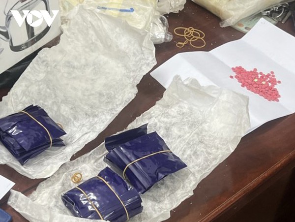 Bắt vụ mua bán trái phép 2 kilogram ma túy đá và 16.000 viên hồng phiến